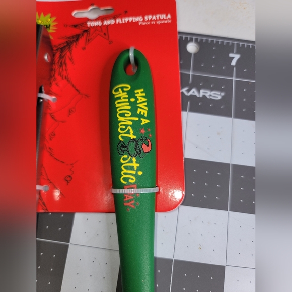 New With Tags THE GRINCH Spatula Stainless  Steel Tongs G8 - Picture 2 of 3